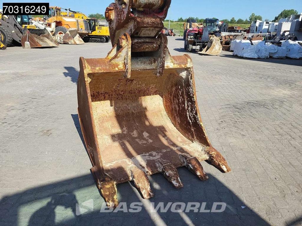 Komatsu PW180 -7E0 OUTRIGGERS + BLADE Photo 17