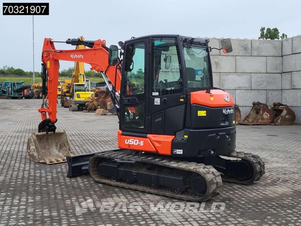 Kubota U50-5 Photo 3