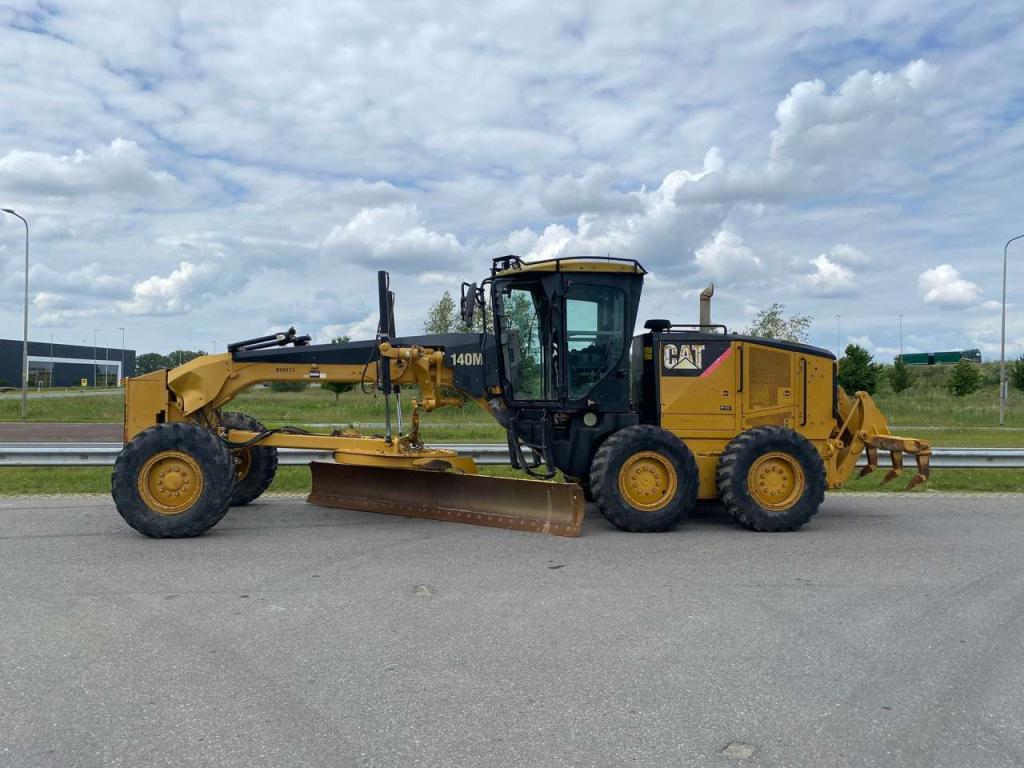 Caterpillar 140M Ripper + Pushblock Photo 1