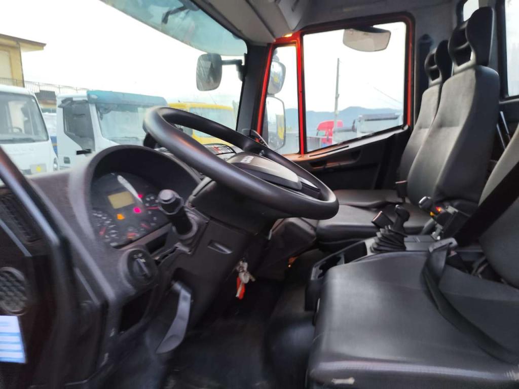 Iveco EUROCARGO 120-190L Photo 11