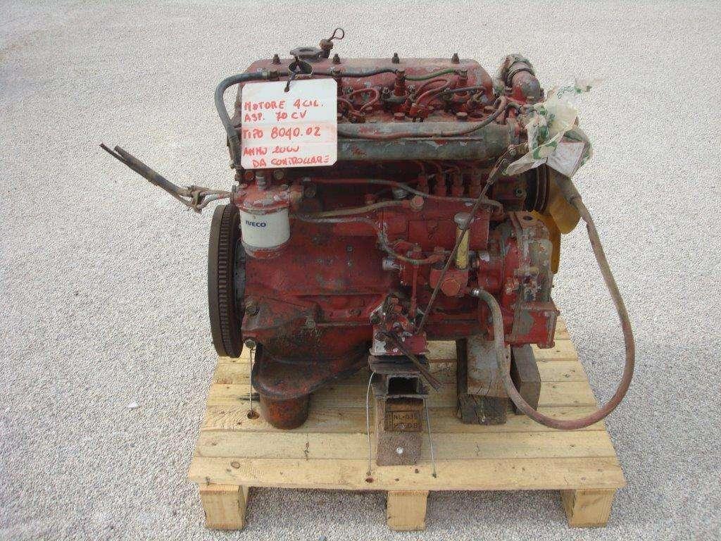 Moteur à combustion pour FIAT 8040.02 Photo 1