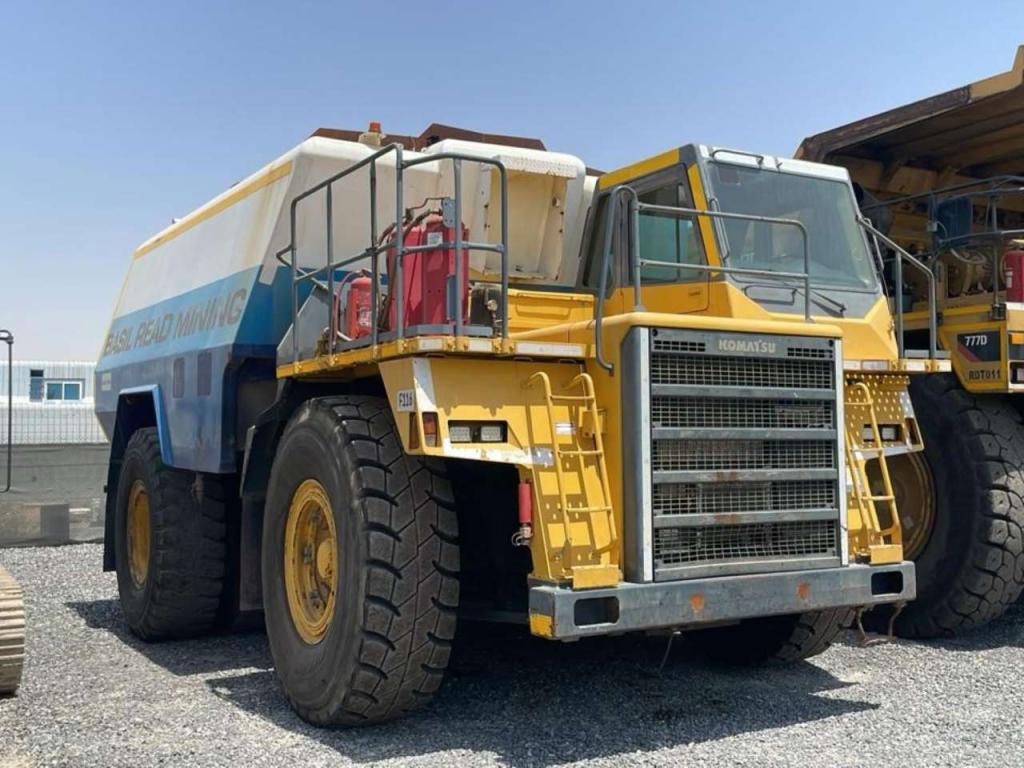 Komatsu HD465-7 Photo 1