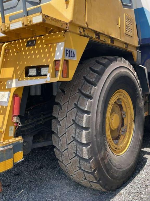 Komatsu HD465-7 Photo 2