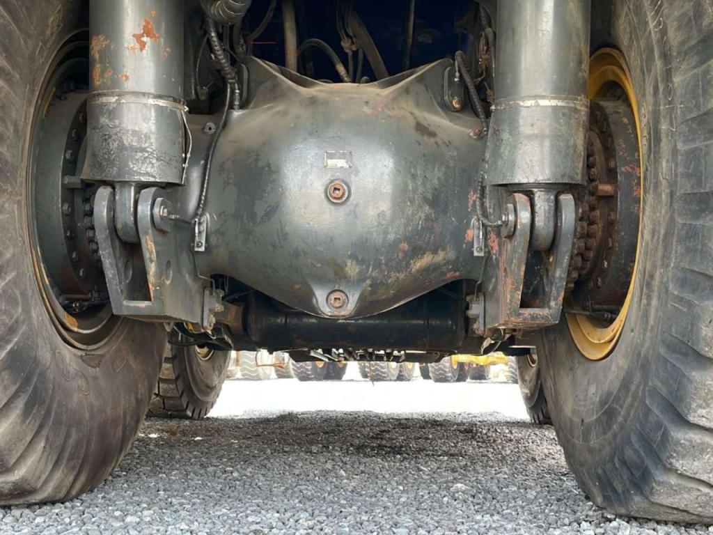 Komatsu HD465-7 Photo 3