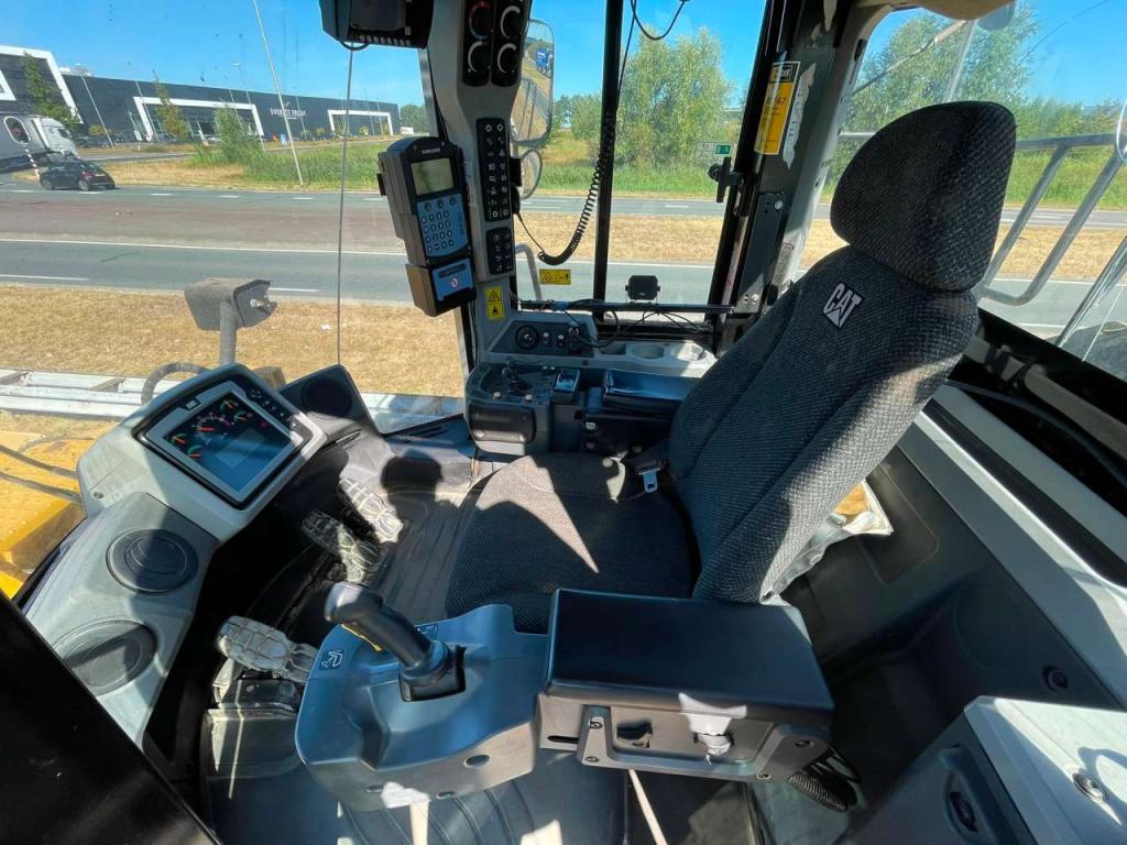 Caterpillar 966K Photo 17