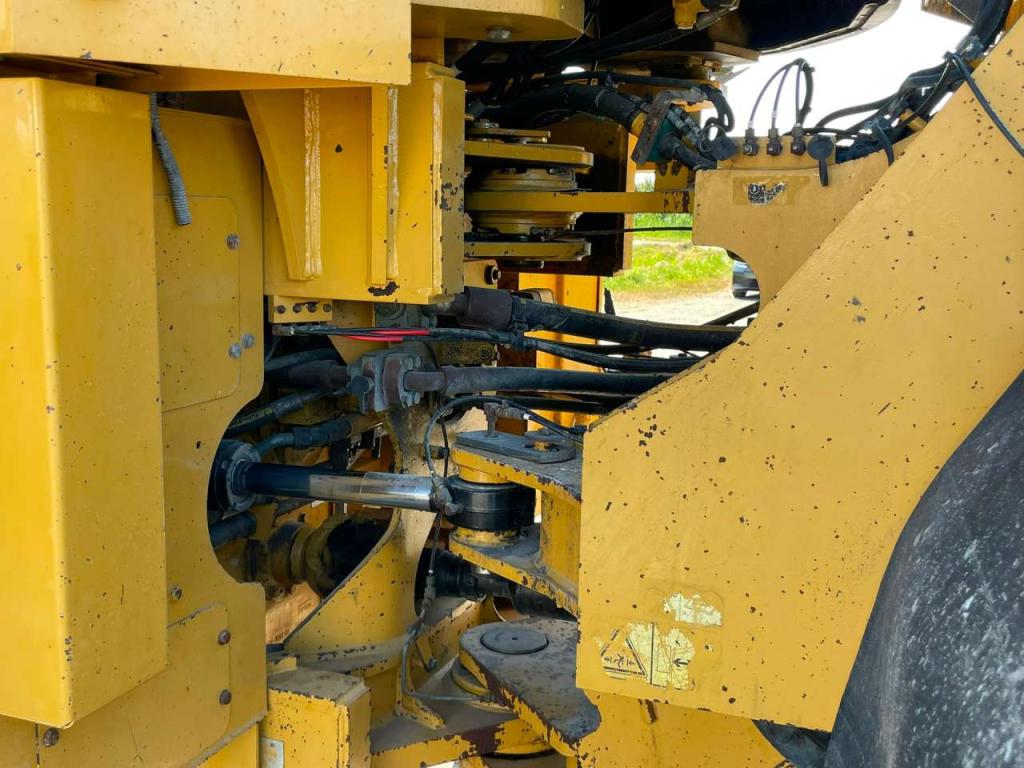 Caterpillar 966K Photo 26