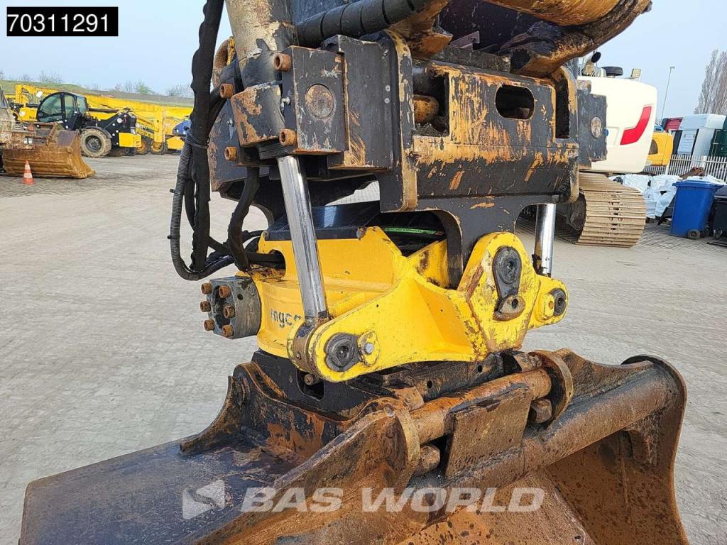 Hitachi ZX300 LC -6 Photo 13
