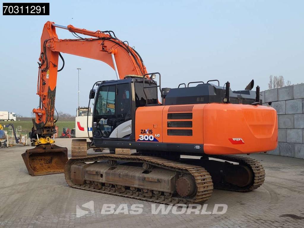 Hitachi ZX300 LC -6 Photo 3