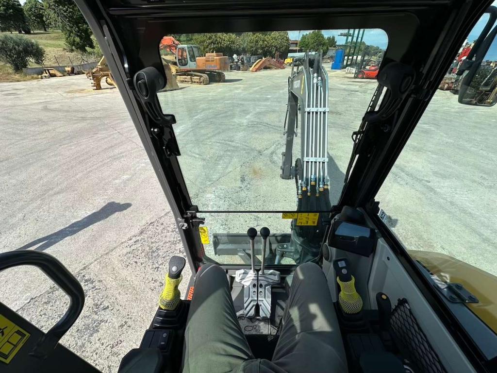 Volvo ECR40F Photo 4