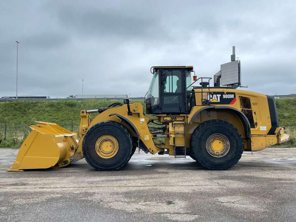 Caterpillar 980M | New Bucket Photo 1