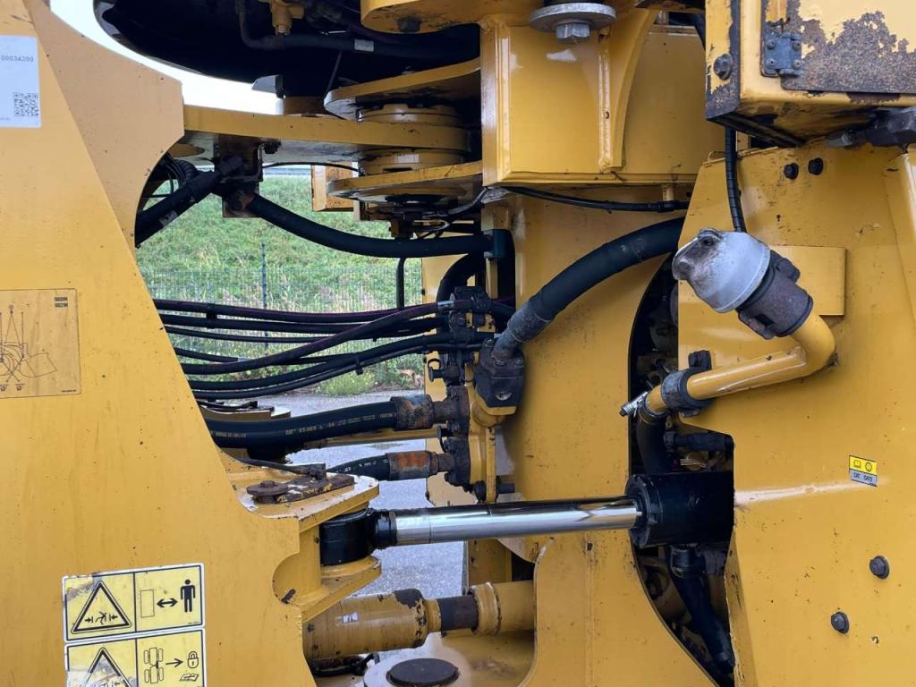 Caterpillar 980M | New Bucket Photo 16