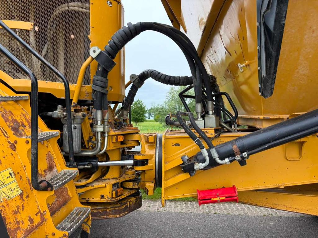 Caterpillar 745C Photo 26