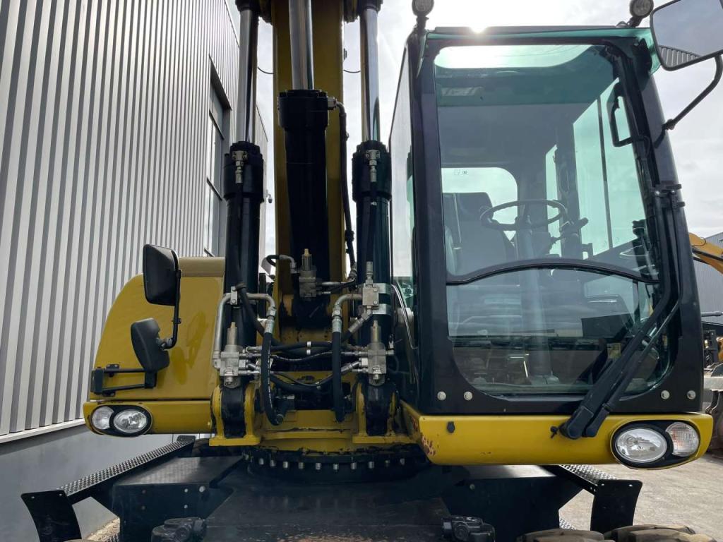 Caterpillar M322D Photo 10