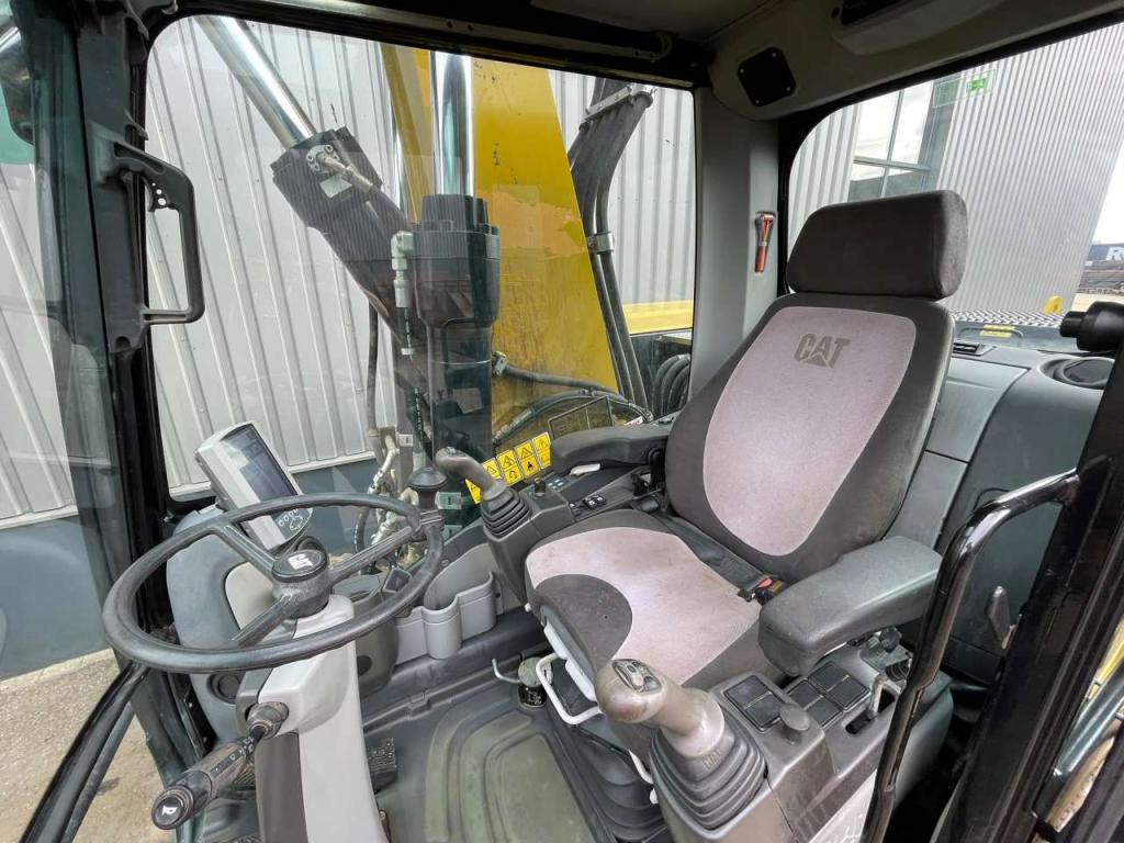 Caterpillar M322D Photo 18