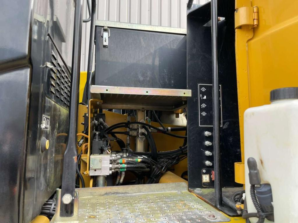 Caterpillar M322D Photo 25