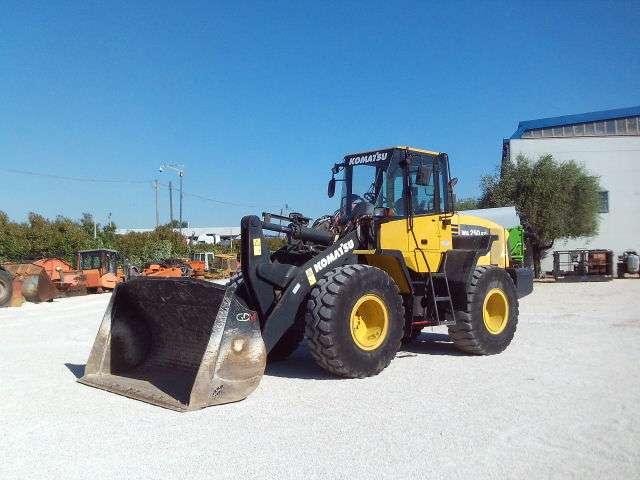 Komatsu WA250-5 Photo 1