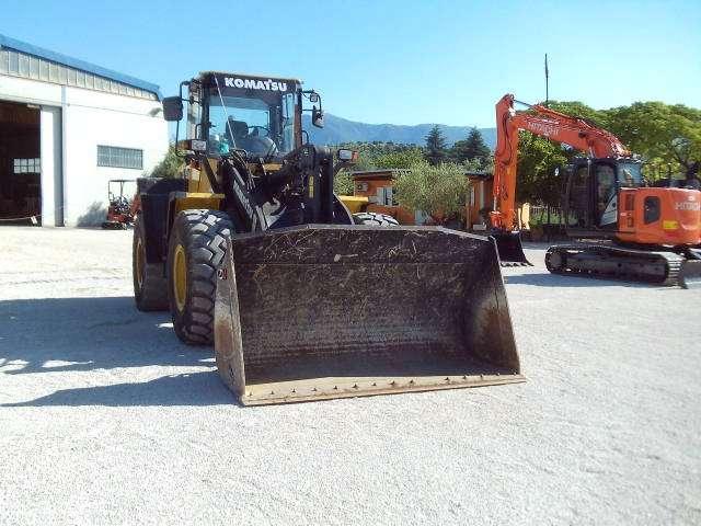 Komatsu WA250-5 Photo 7