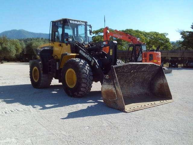 Komatsu WA250-5 Photo 8