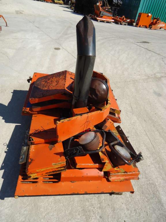 Capot et panneau de carrosserie pour Fiat Hitachi FR160 Photo 2