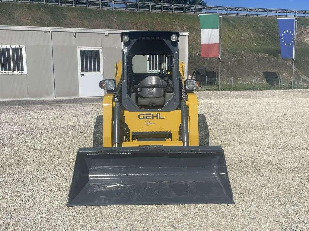 Gehl R260 Photo 2