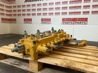 Distributeur hydraulique pour Caterpillar 315 / 317 en vente par Massucco T. Srl Area Ricambi