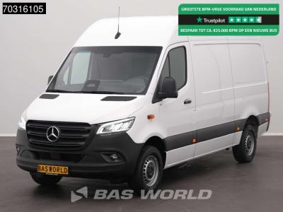 Mercedes-Benz Sprinter 317 CDI Nieuw Model Automaat 170PK L2H2 LED Airco Cruise Camera 10inch MBUX CarPlay Parkee en vente par BAS World B.V.