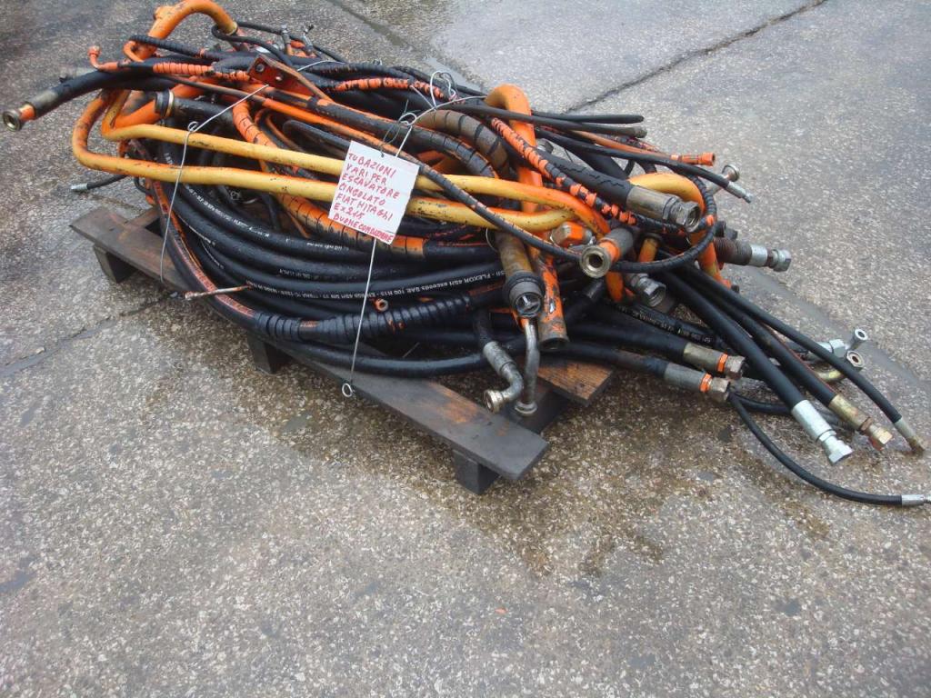 Tuyeau hydraulique pour Fiat Hitachi EX 215 Photo 3
