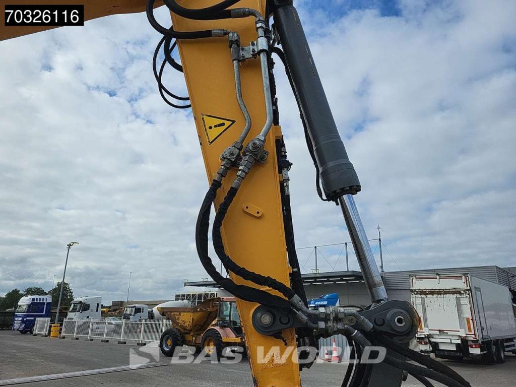 Liebherr R922 LC Photo 11