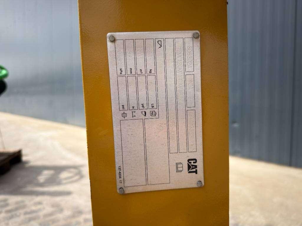Caterpillar 12M / 120M / 120M3 / 12M2 / 12M3 / 140K / 140M / 1 Photo 12