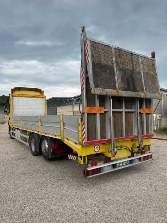 Scania 124L-420 Photo 3