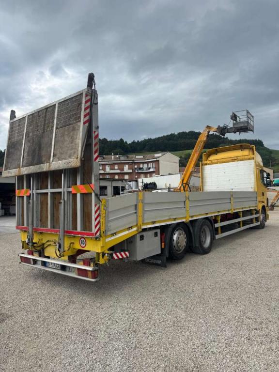 Scania 124L-420 Photo 4