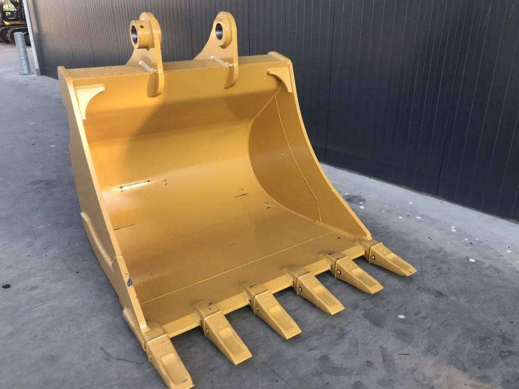 Volvo EC240 Photo 8