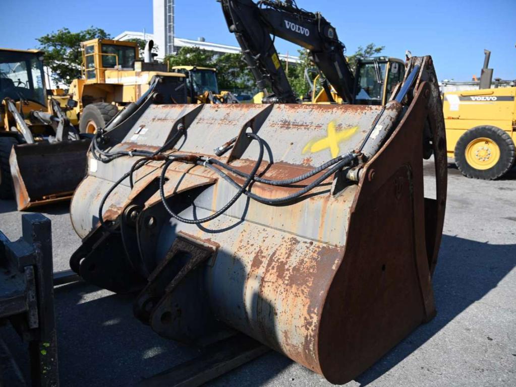 Trevi Benne pin-on 3000 mm with hydraulic grab Photo 6