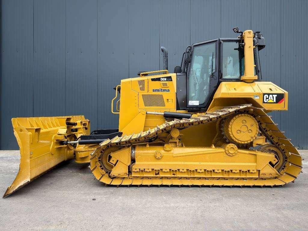 Caterpillar D6N LGP Photo 2