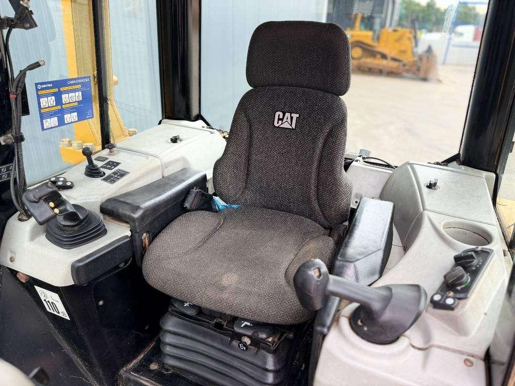 Caterpillar D6N LGP Photo 29