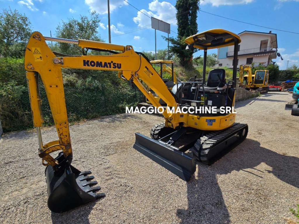 Komatsu PC30 MR3 Photo 6