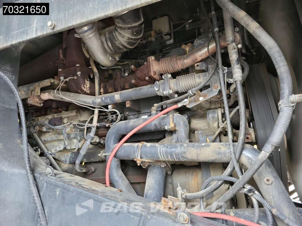 Komatsu HD605 -7E0 Photo 17
