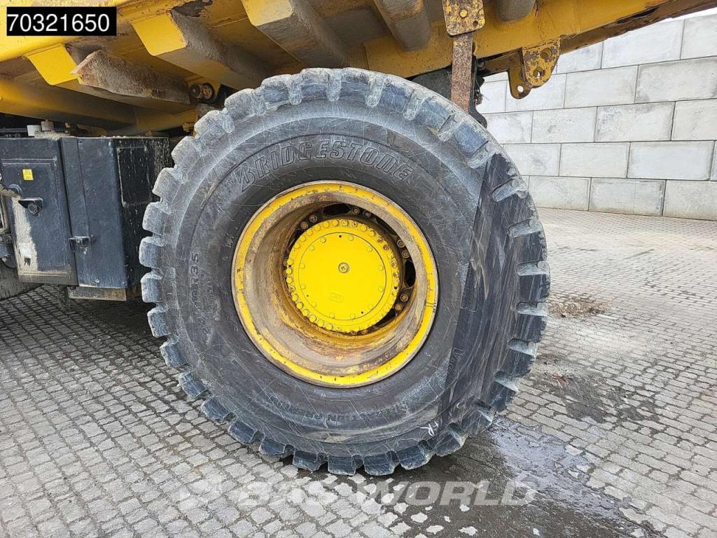 Komatsu HD605 -7E0 Photo 23