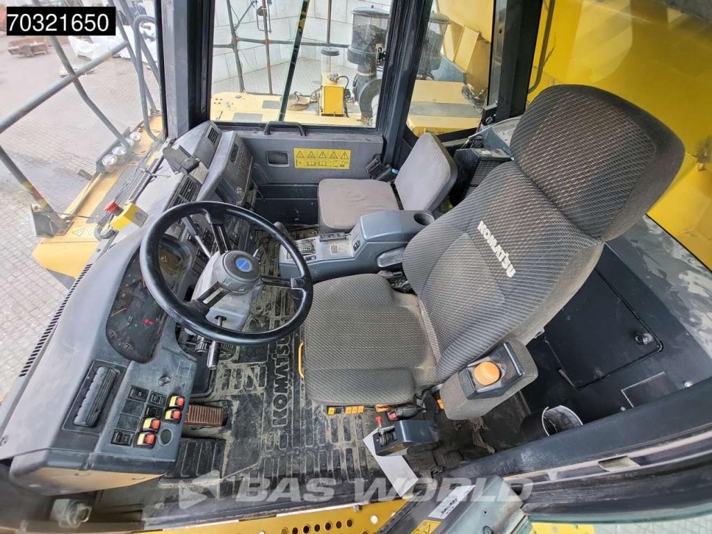 Komatsu HD605 -7E0 Photo 27
