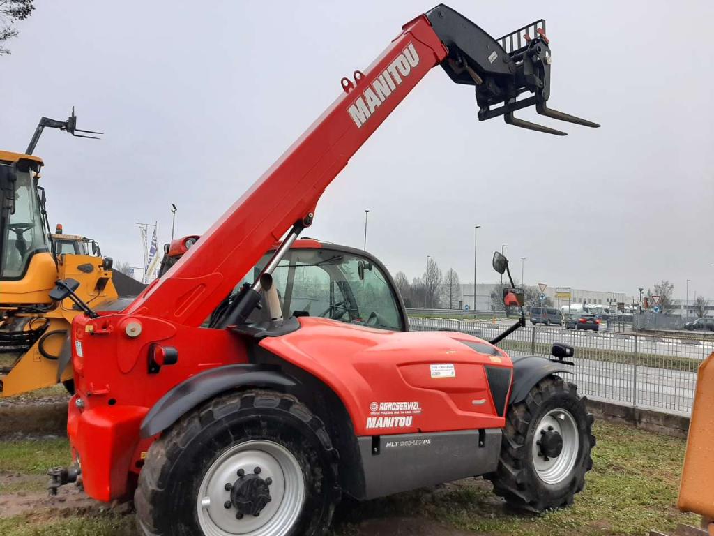 Manitou 840 Photo 1