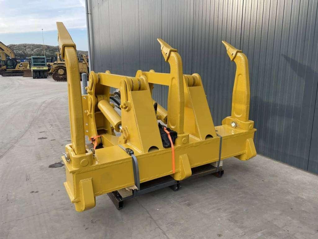 Komatsu D85 Photo 3