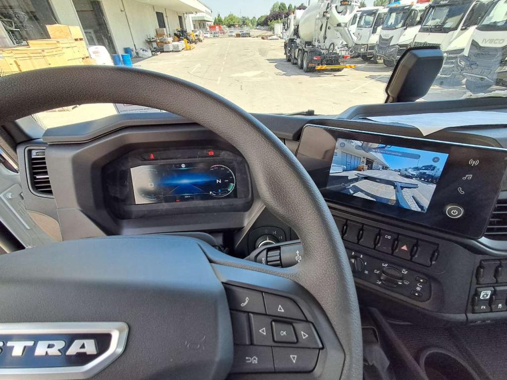 Astra HDX Photo 7