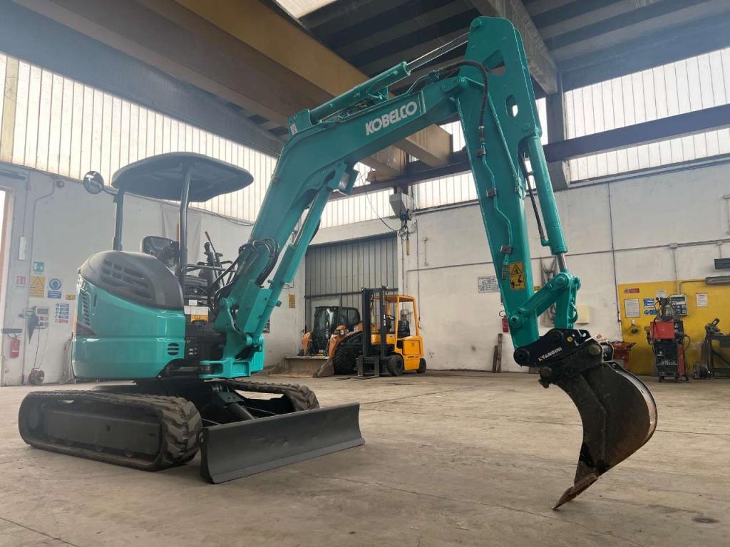 Kobelco SK30SR-6E Photo 5