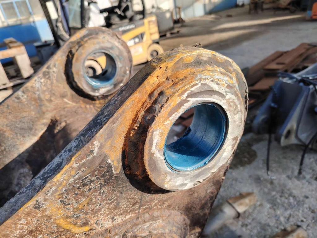 Komatsu 1500 Photo 5