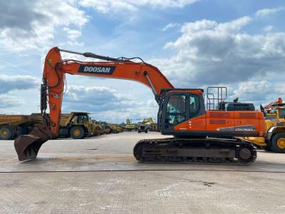 Doosan DX300LC-5 Photo 1