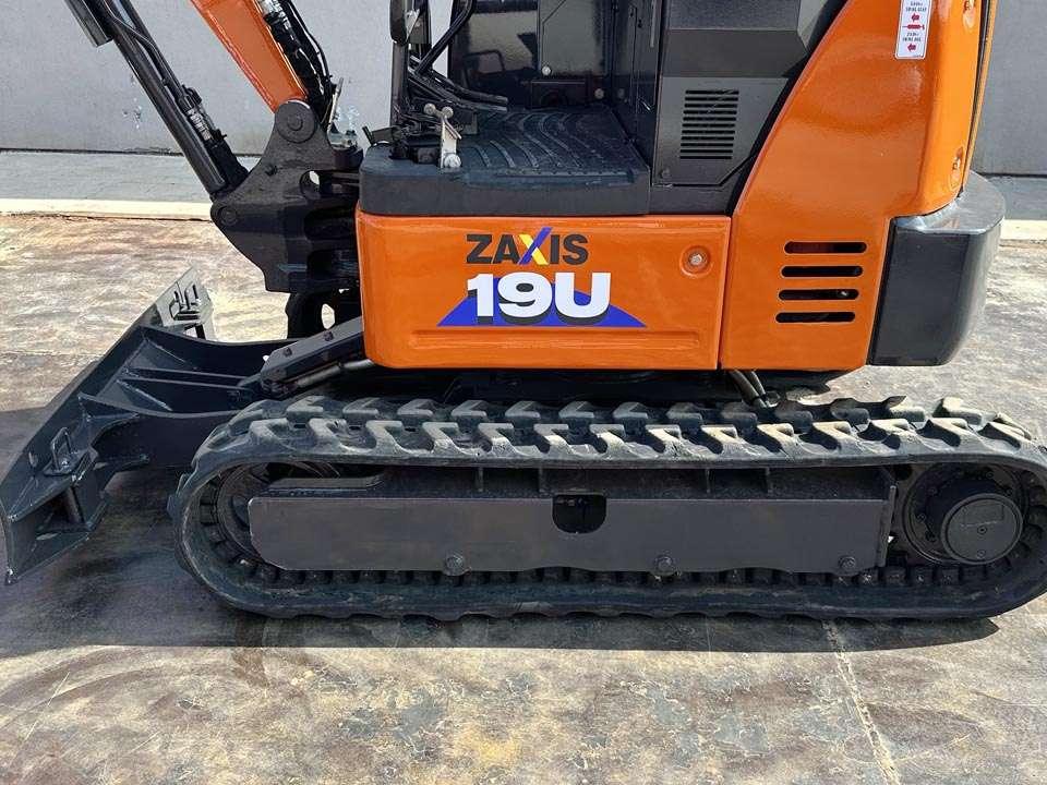 Hitachi ZX19U-5A YLR Photo 10