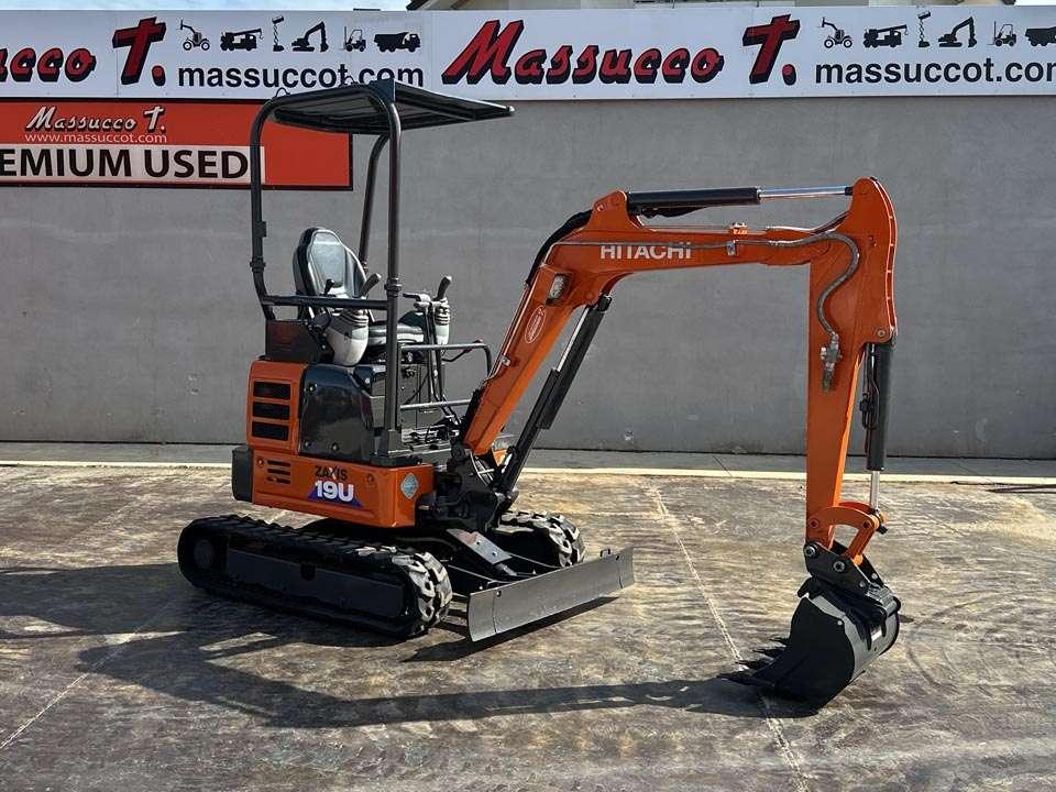 Hitachi ZX19U-5A YLR Photo 17