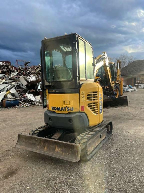 Komatsu PC22MR-3 Photo 1