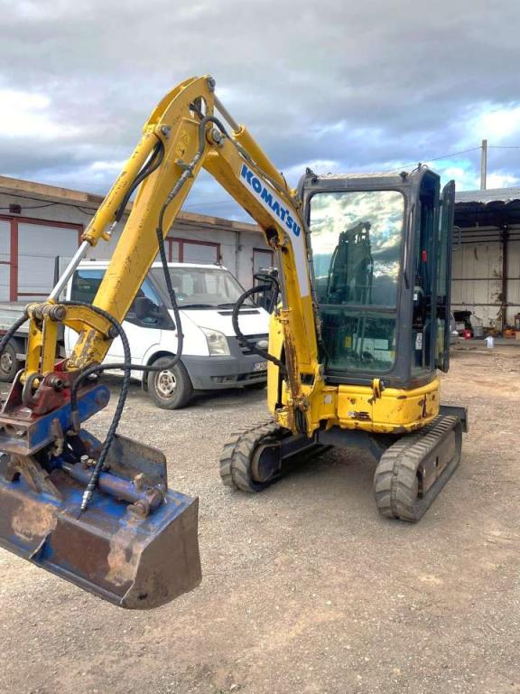 Komatsu PC22MR-3 Photo 4