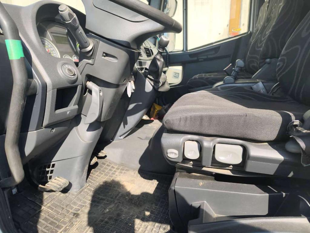 Iveco EUROCARGO 100E18 Photo 2